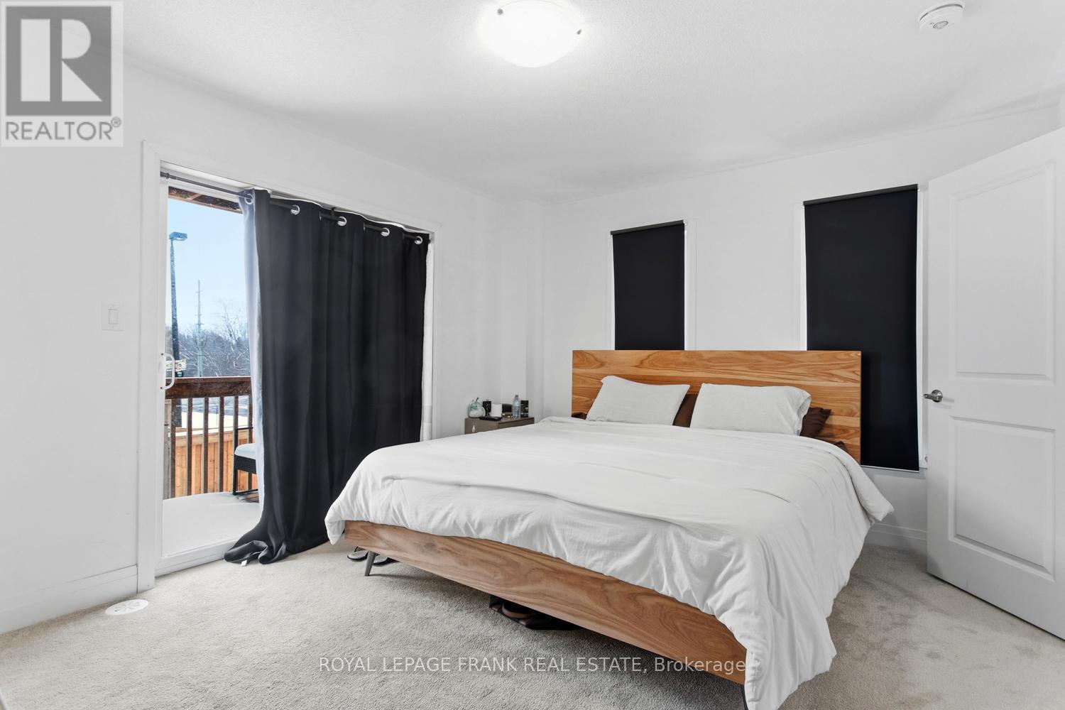 












58 SELFRIDGE WAY

,
Whitby (Downtown Whitby),




Ontario
L1N0N9

