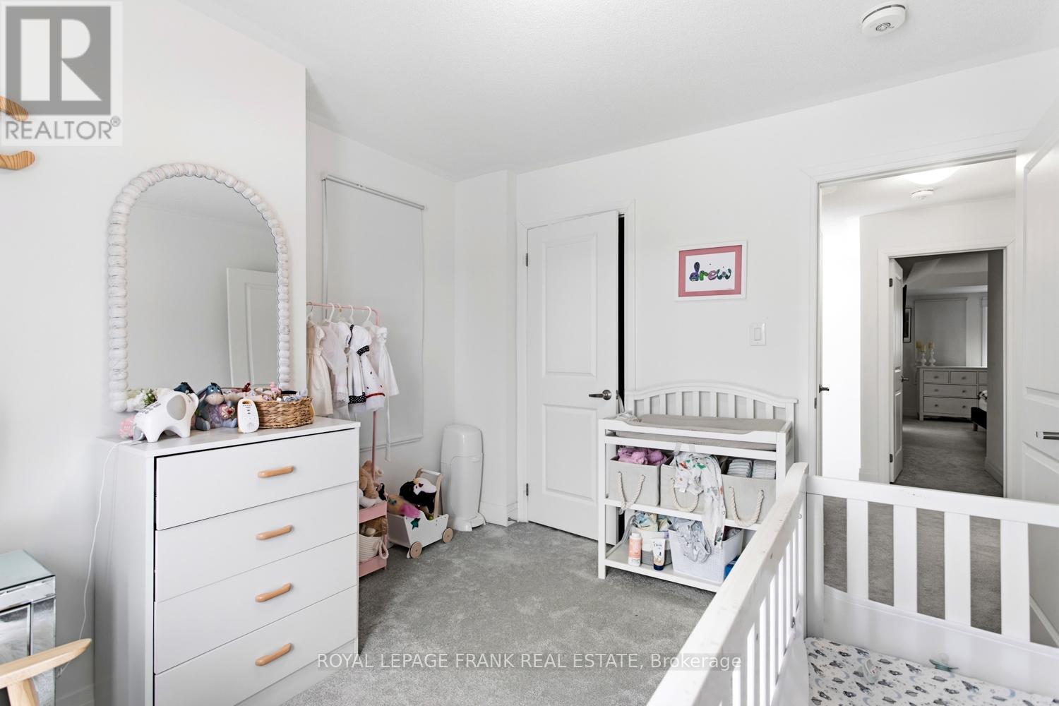 












58 SELFRIDGE WAY

,
Whitby (Downtown Whitby),




Ontario
L1N0N9

