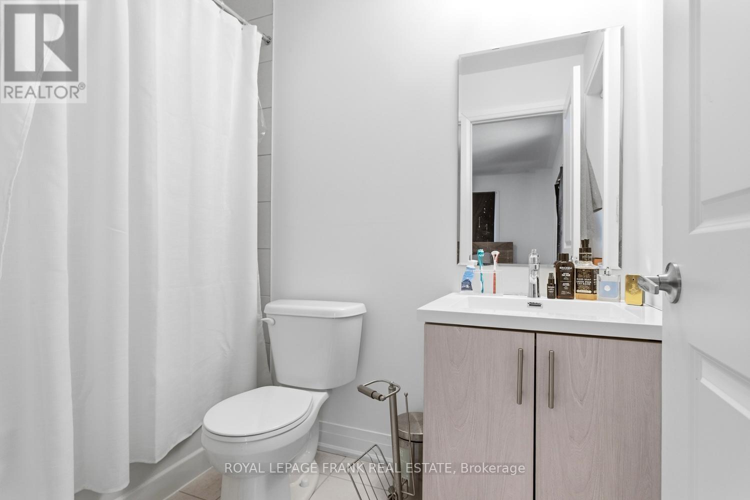 












58 SELFRIDGE WAY

,
Whitby (Downtown Whitby),




Ontario
L1N0N9

