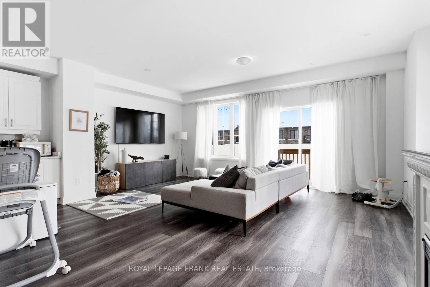 












58 SELFRIDGE WAY

,
Whitby (Downtown Whitby),




Ontario
L1N0N9

