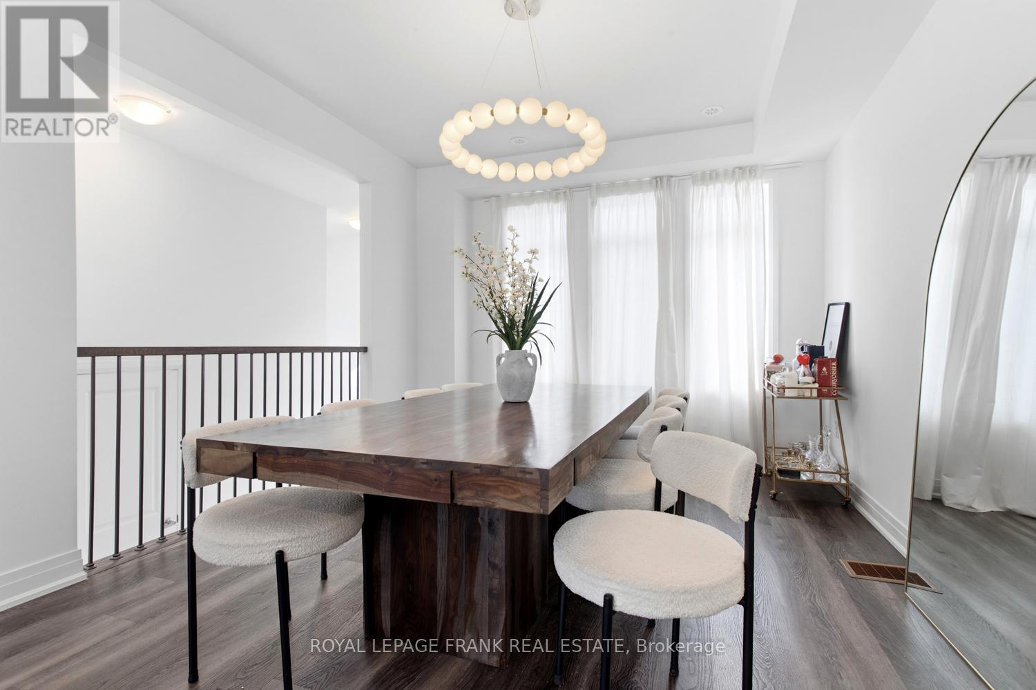 












58 SELFRIDGE WAY

,
Whitby (Downtown Whitby),




Ontario
L1N0N9

