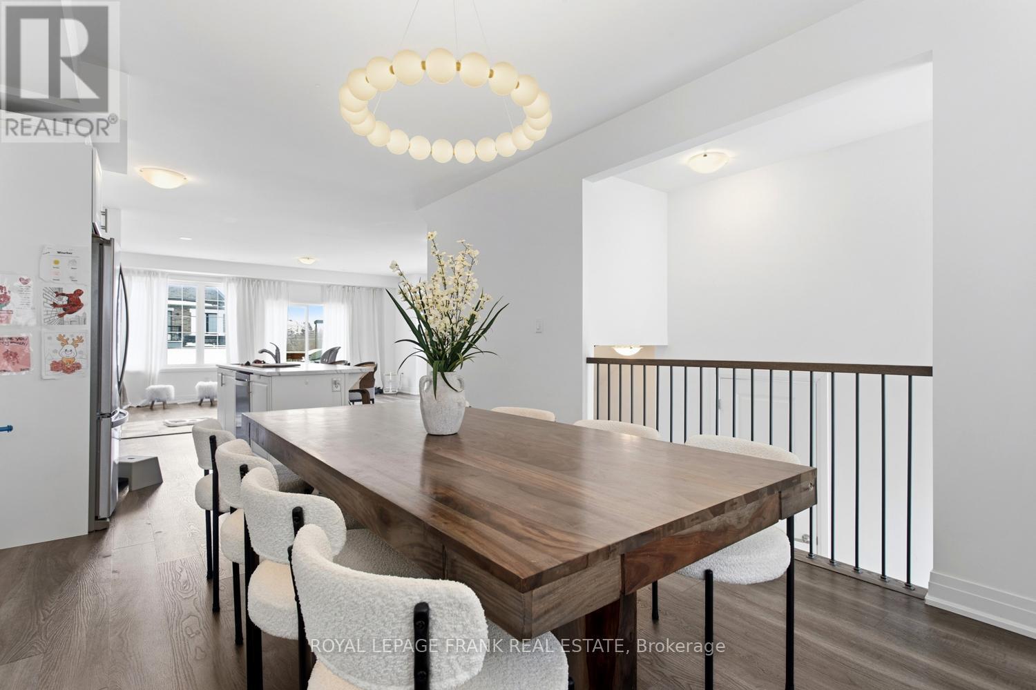 












58 SELFRIDGE WAY

,
Whitby (Downtown Whitby),




Ontario
L1N0N9

