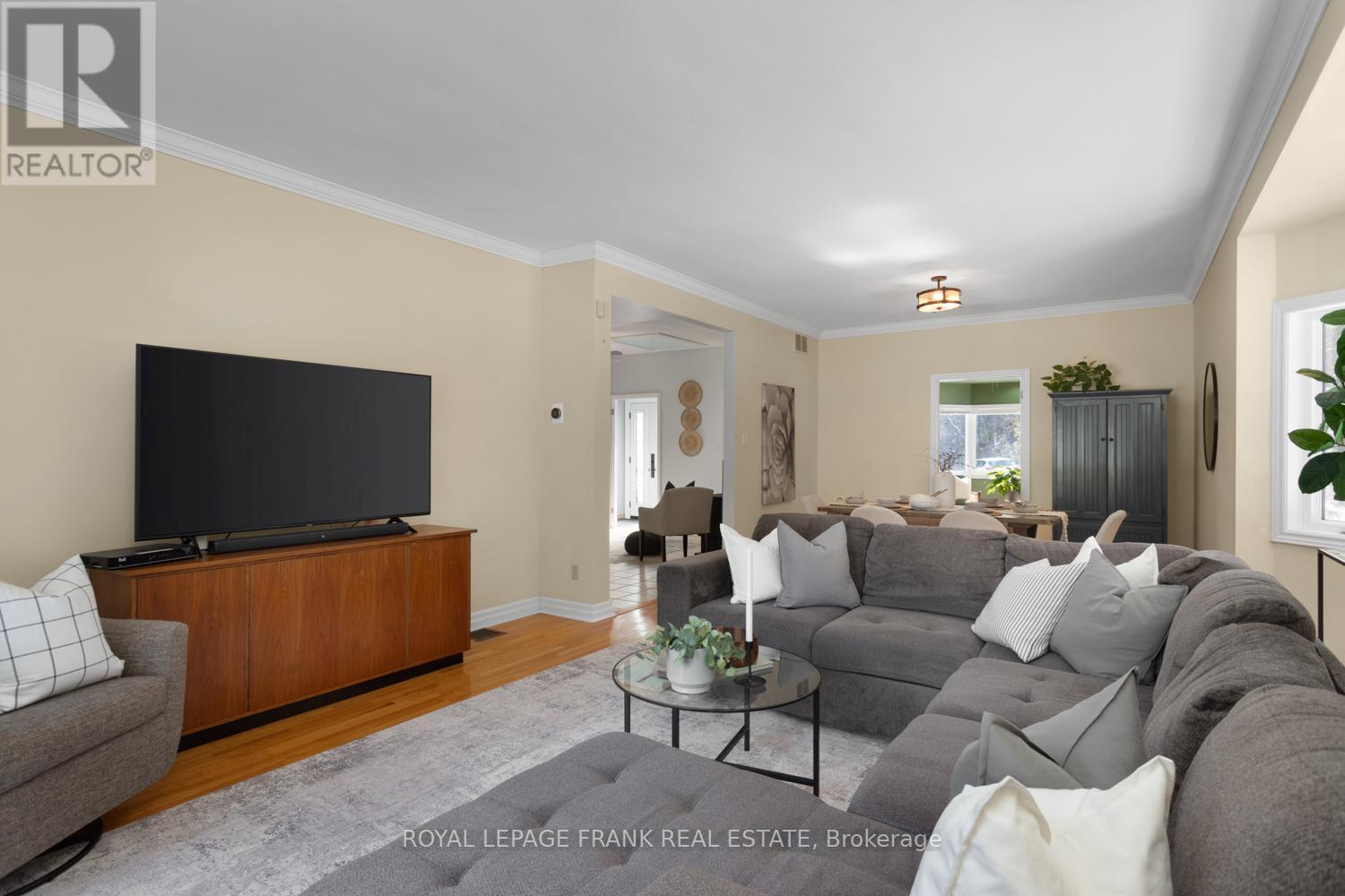 












5 REGENT STREET

,
Georgina (Pefferlaw),




Ontario
L0E1N0

