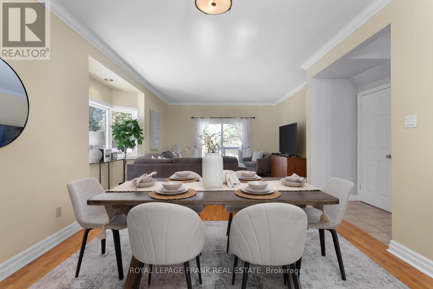 












5 REGENT STREET

,
Georgina (Pefferlaw),




Ontario
L0E1N0

