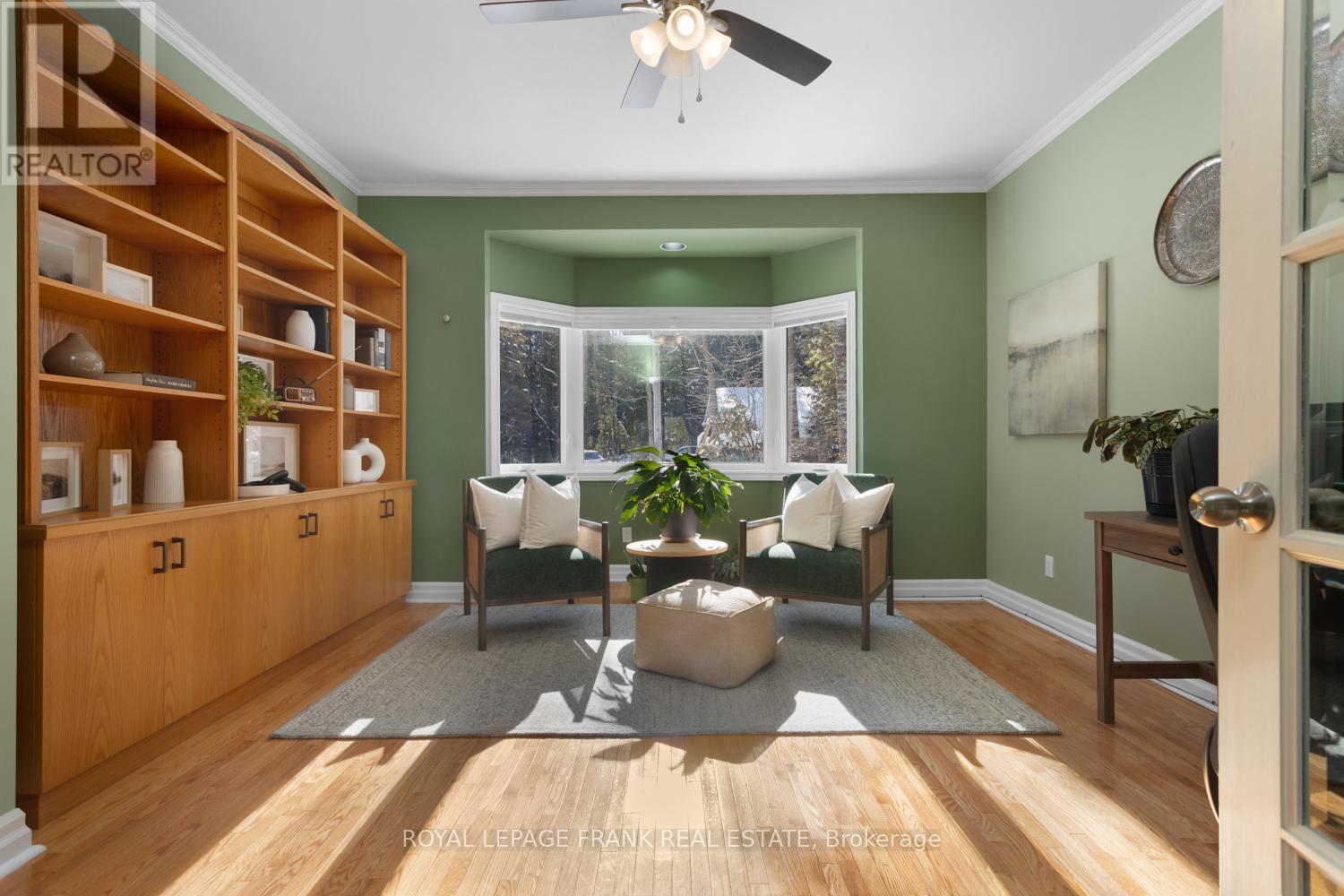 












5 REGENT STREET

,
Georgina (Pefferlaw),




Ontario
L0E1N0

