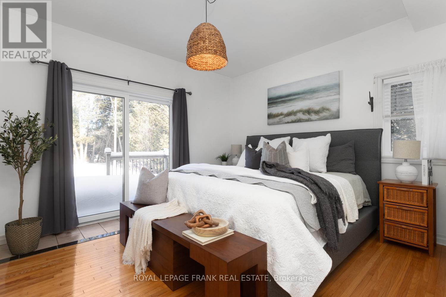 












5 REGENT STREET

,
Georgina (Pefferlaw),




Ontario
L0E1N0

