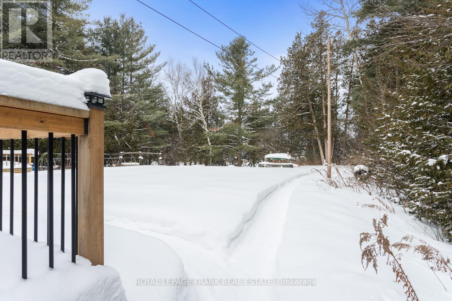 












5 REGENT STREET

,
Georgina (Pefferlaw),




Ontario
L0E1N0

