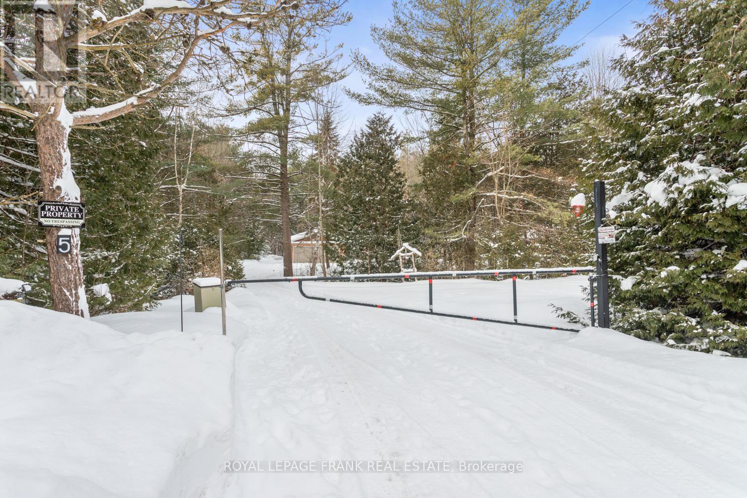 












5 REGENT STREET

,
Georgina (Pefferlaw),




Ontario
L0E1N0

