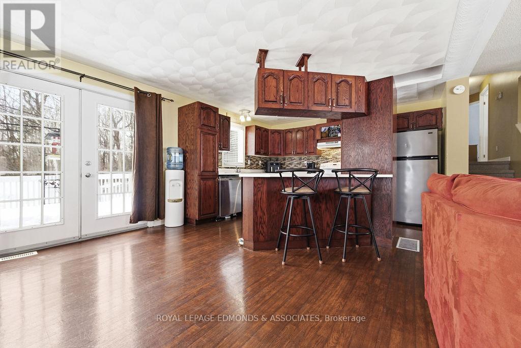 












104 BECKETT VIEW DRIVE

,
Laurentian Valley,




Ontario
K8A6W2

