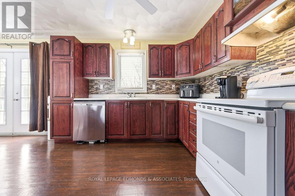 












104 BECKETT VIEW DRIVE

,
Laurentian Valley,




Ontario
K8A6W2

