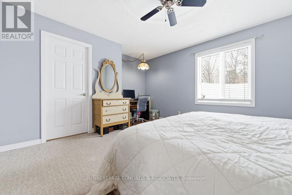 












104 BECKETT VIEW DRIVE

,
Laurentian Valley,




Ontario
K8A6W2

