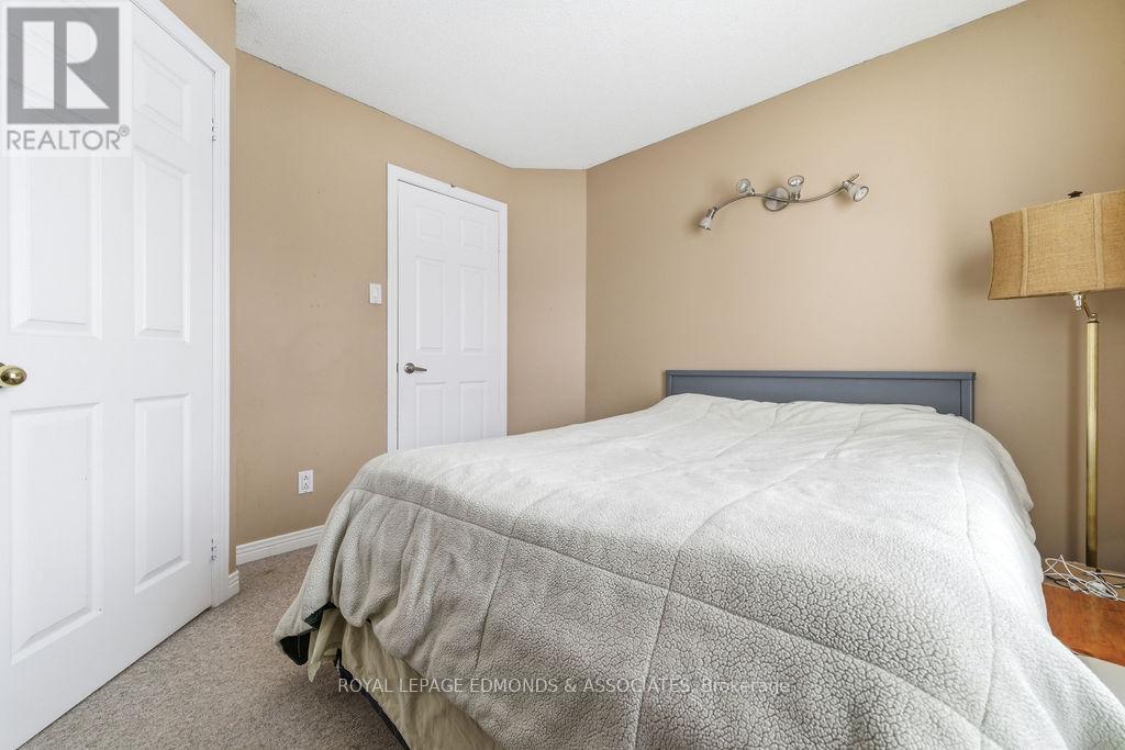 












104 BECKETT VIEW DRIVE

,
Laurentian Valley,




Ontario
K8A6W2

