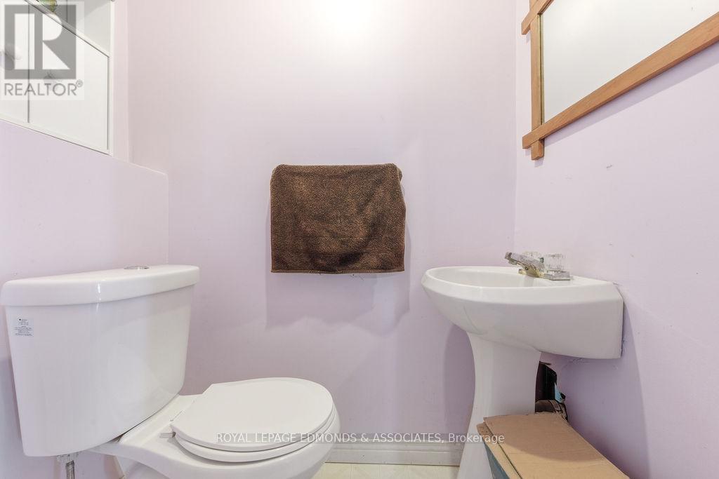 












104 BECKETT VIEW DRIVE

,
Laurentian Valley,




Ontario
K8A6W2

