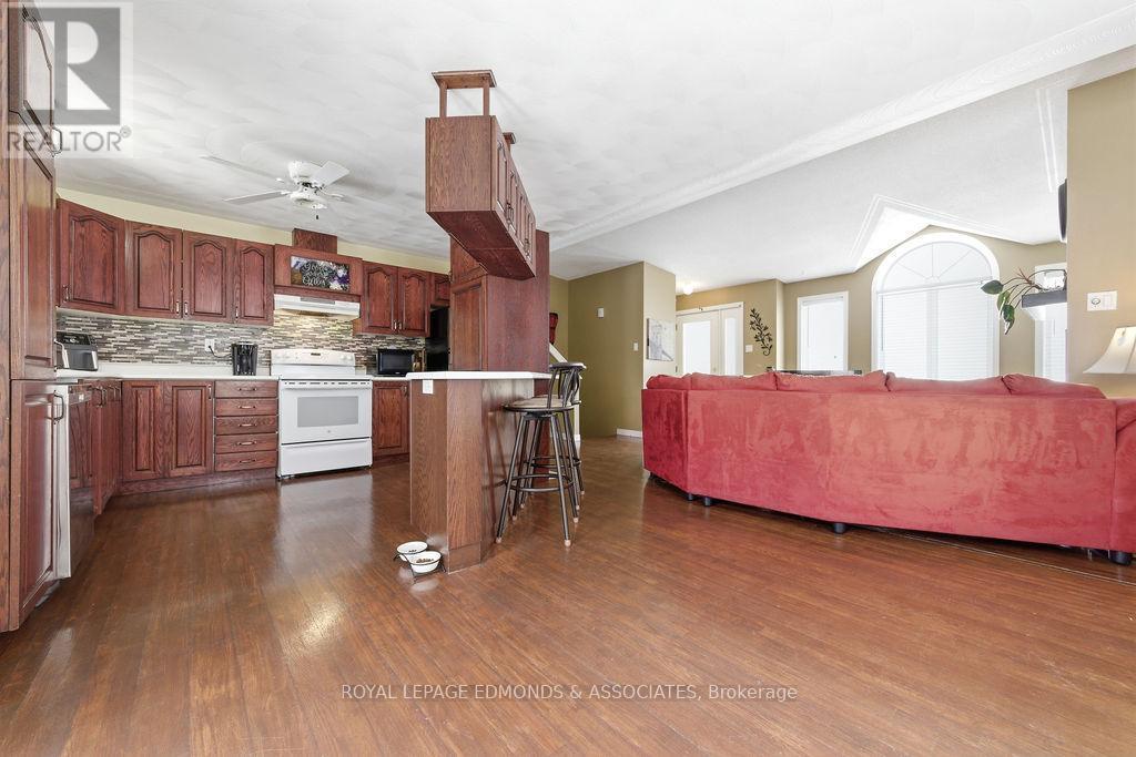 












104 BECKETT VIEW DRIVE

,
Laurentian Valley,




Ontario
K8A6W2

