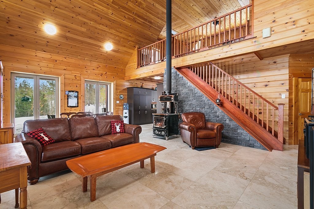 









488


Lac Sauriol

,
Waltham,




QC
J0X3H0

