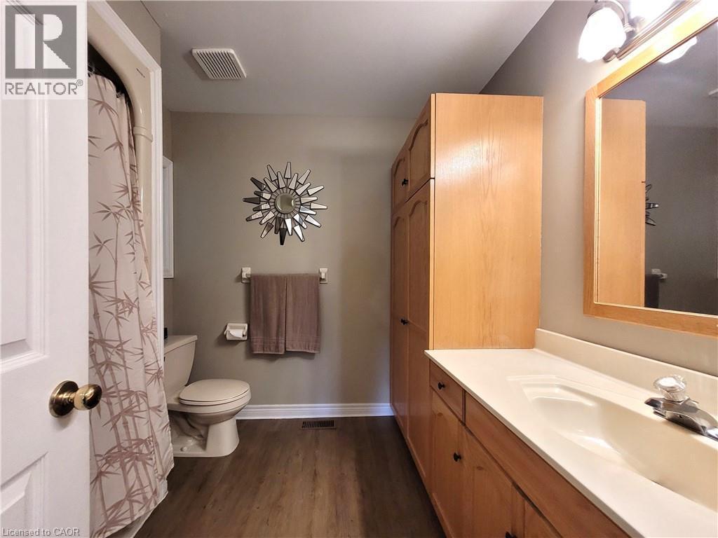 












8 SIMON Court

,
Waterford,




Ontario
N0E1Y0

