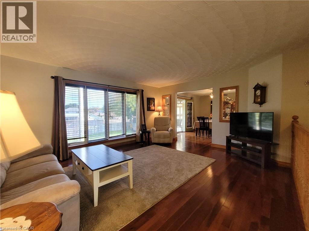 












8 SIMON Court

,
Waterford,




Ontario
N0E1Y0

