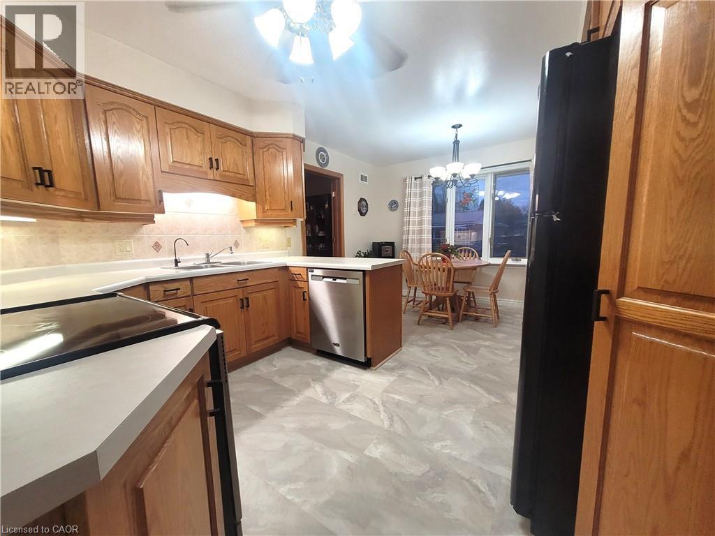 












8 SIMON Court

,
Waterford,




Ontario
N0E1Y0

