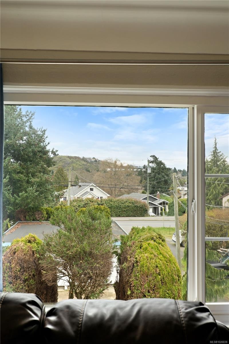 









3560


Cedar Hill

Rd,
Saanich,




BC
V8P 3Z1

