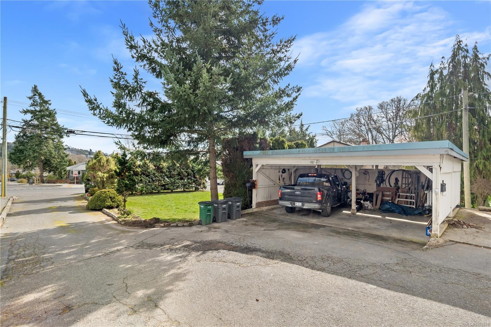 









3560


Cedar Hill

Rd,
Saanich,




BC
V8P 3Z1

