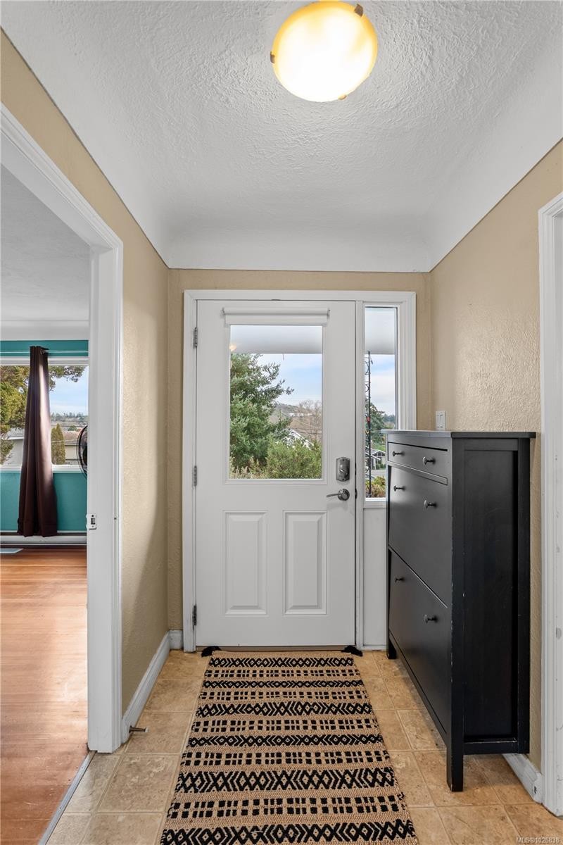 









3560


Cedar Hill

Rd,
Saanich,




BC
V8P 3Z1

