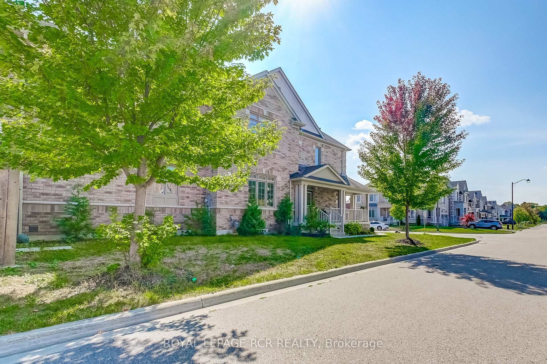 









1


Silver Charm

Drive,
East Gwillimbury,




ON
L9N 0S5

