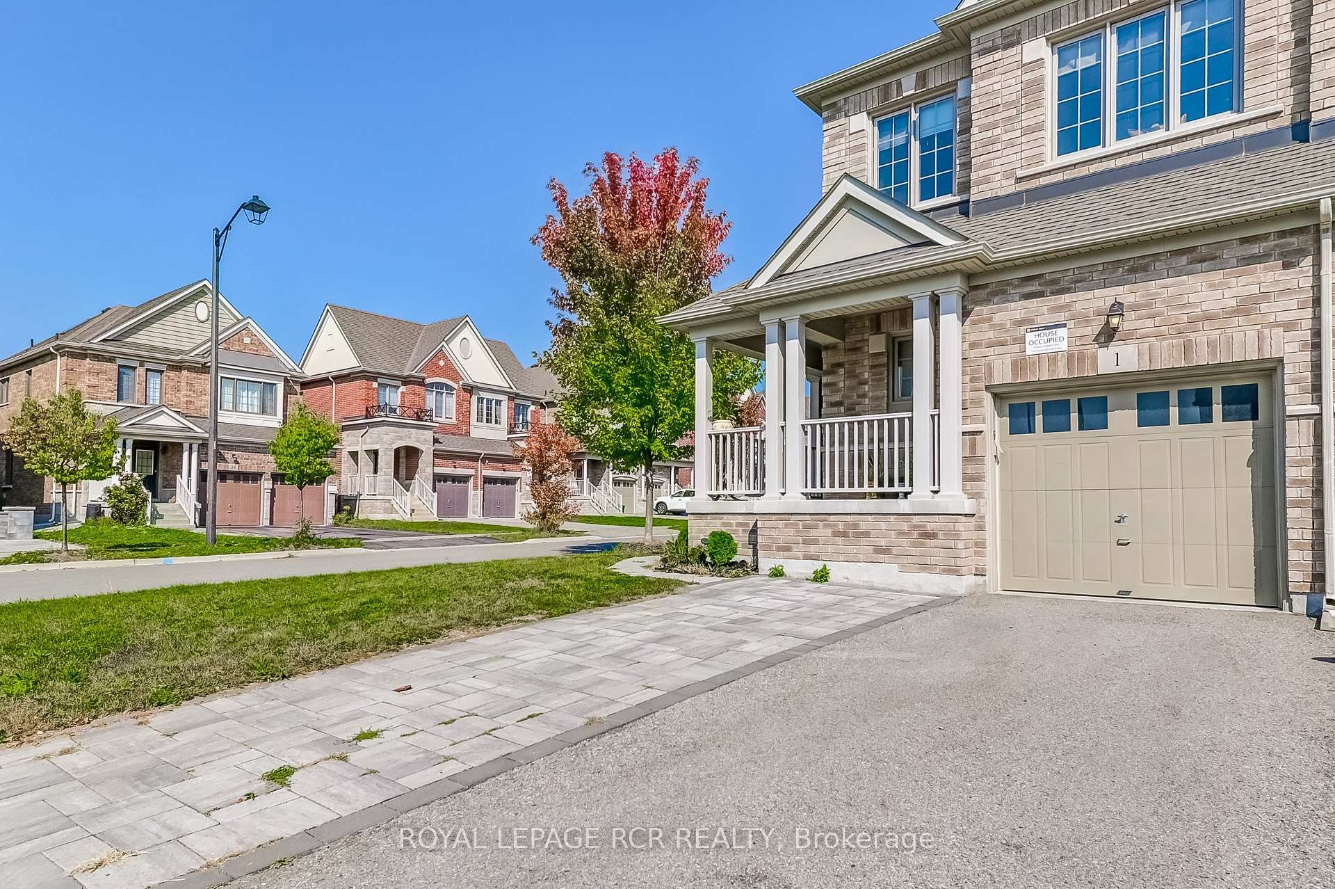 









1


Silver Charm

Drive,
East Gwillimbury,




ON
L9N 0S5

