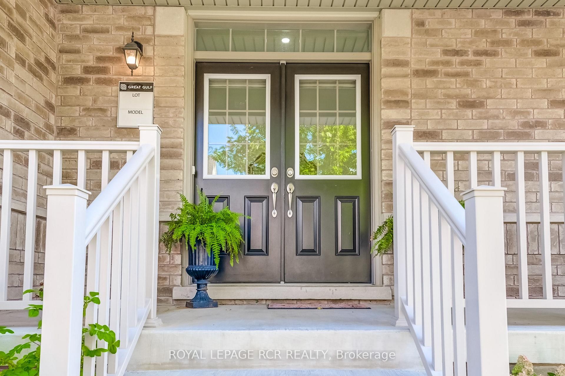 









1


Silver Charm

Drive,
East Gwillimbury,




ON
L9N 0S5

