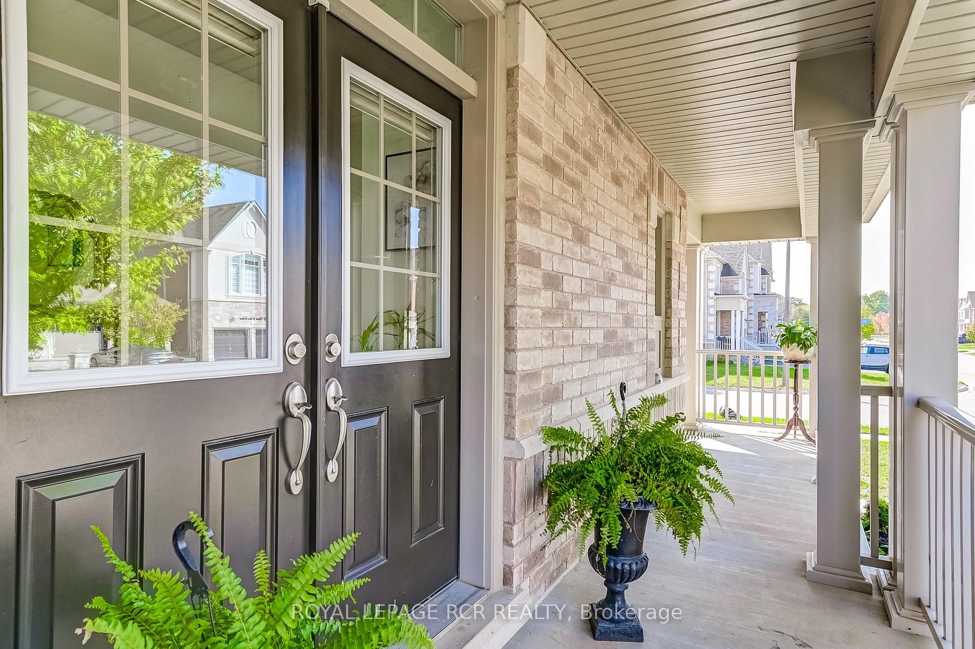 









1


Silver Charm

Drive,
East Gwillimbury,




ON
L9N 0S5

