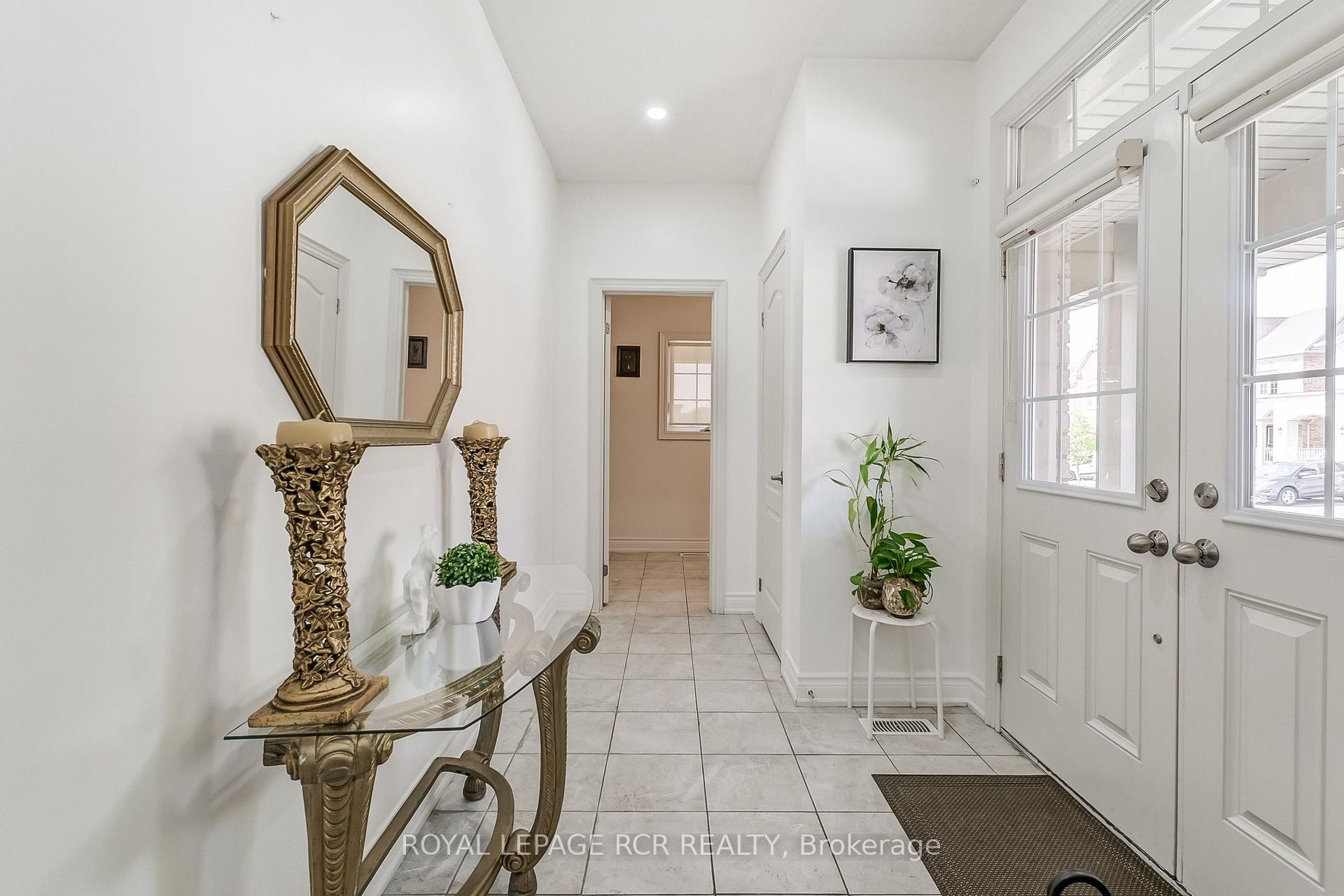 









1


Silver Charm

Drive,
East Gwillimbury,




ON
L9N 0S5

