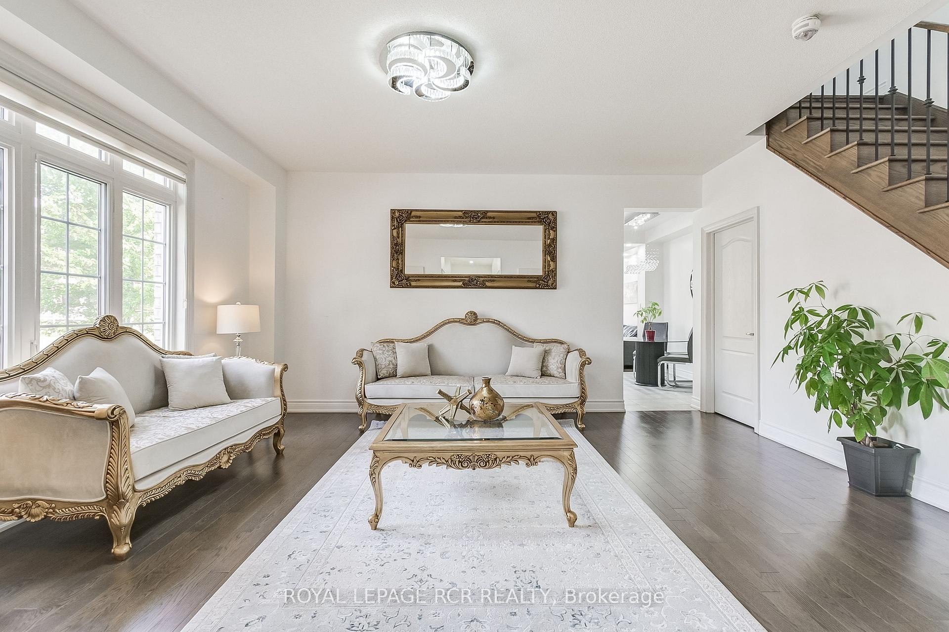 









1


Silver Charm

Drive,
East Gwillimbury,




ON
L9N 0S5

