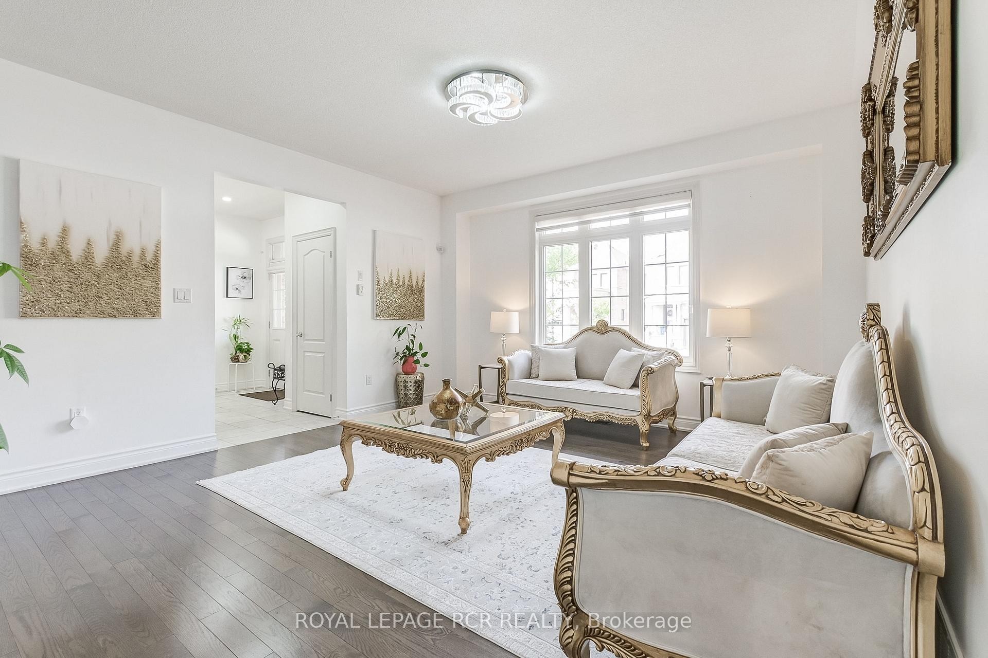 









1


Silver Charm

Drive,
East Gwillimbury,




ON
L9N 0S5

