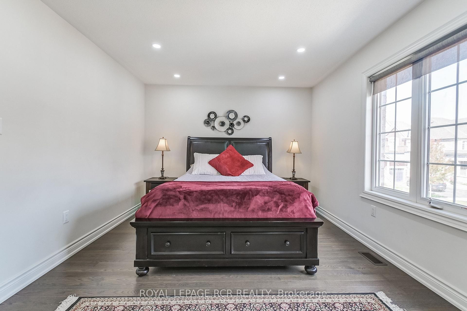 









1


Silver Charm

Drive,
East Gwillimbury,




ON
L9N 0S5

