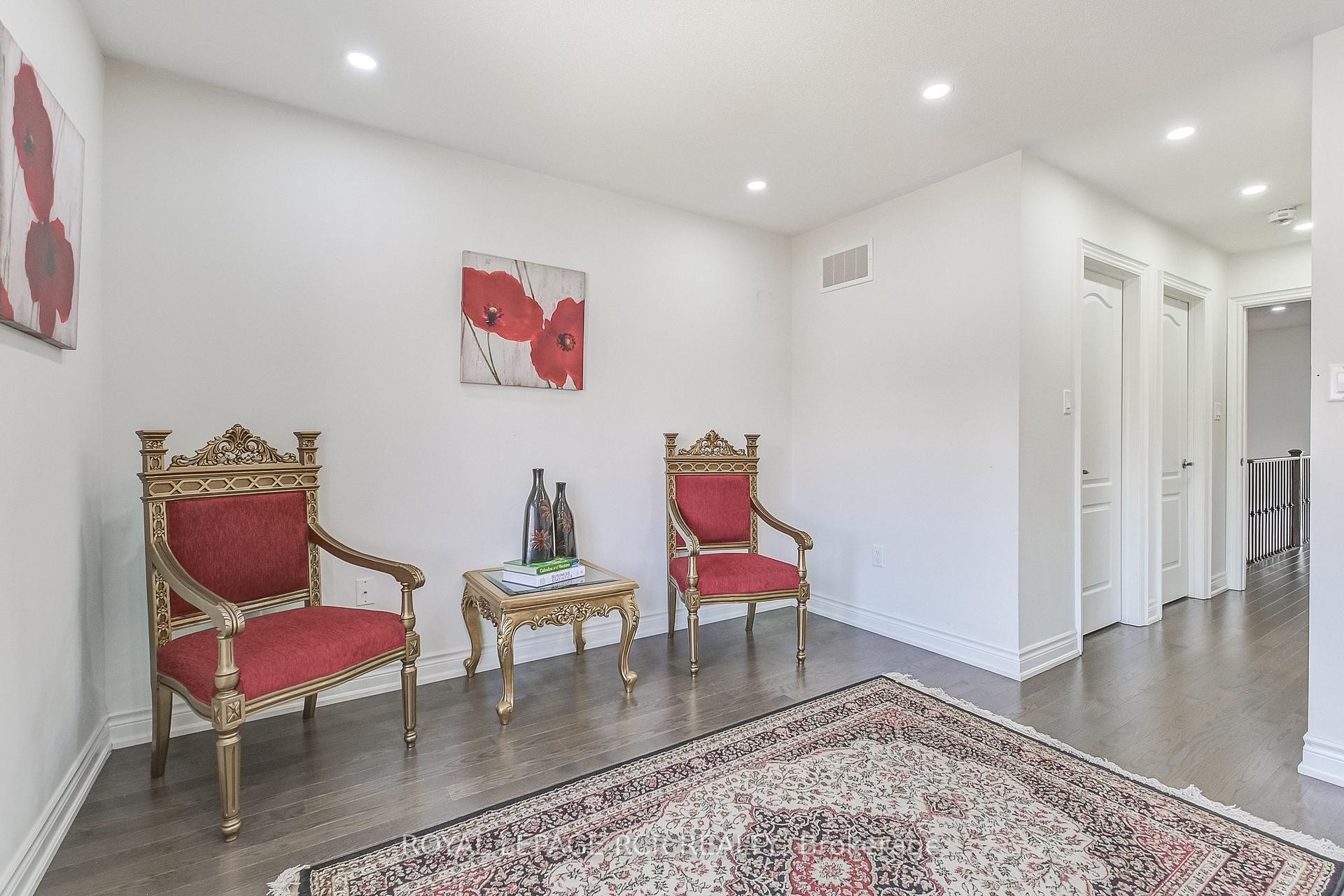 









1


Silver Charm

Drive,
East Gwillimbury,




ON
L9N 0S5

