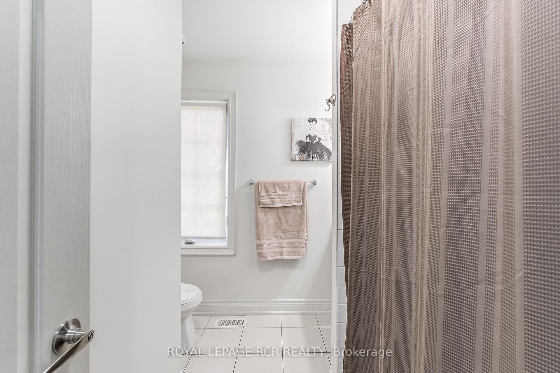 









1


Silver Charm

Drive,
East Gwillimbury,




ON
L9N 0S5

