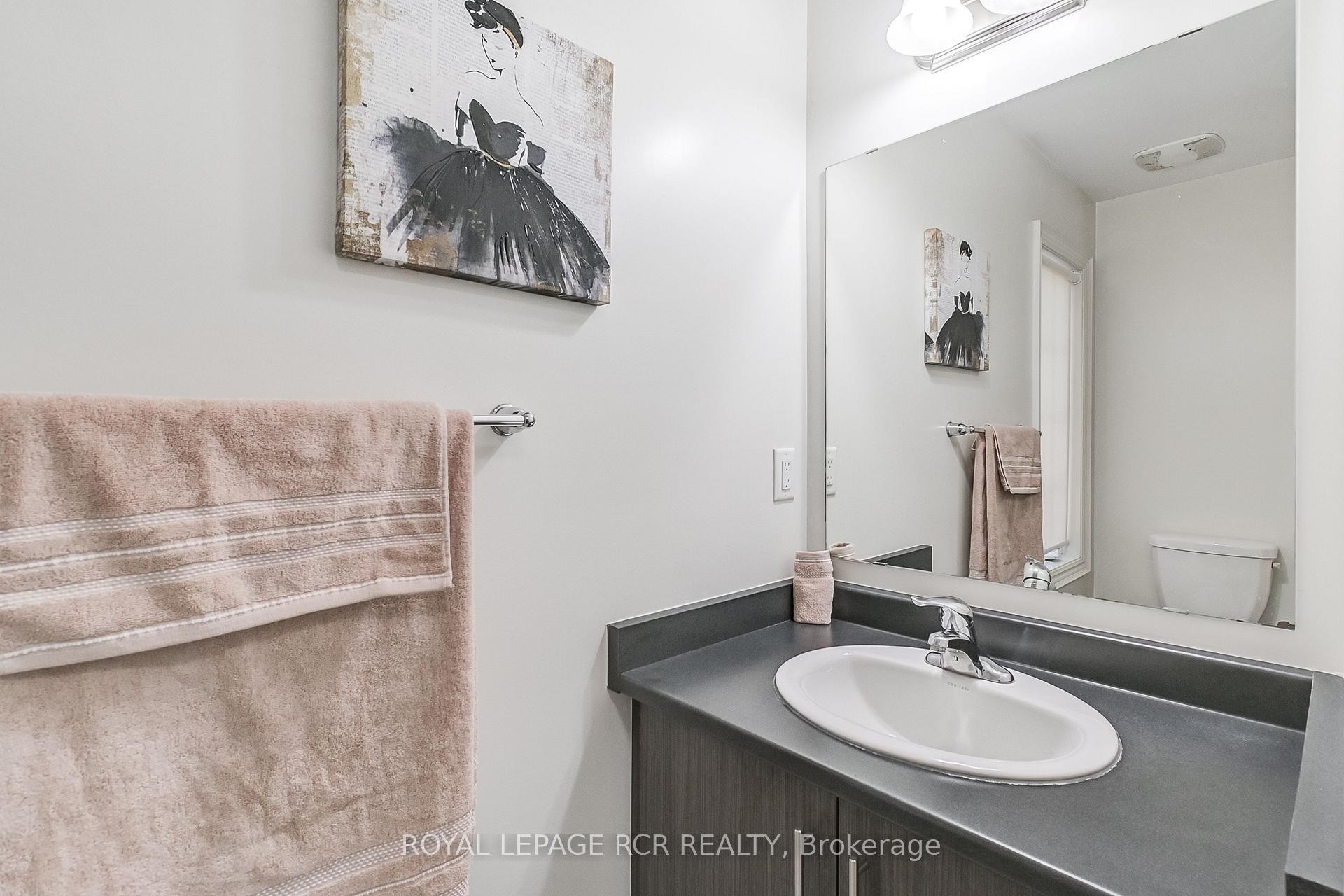 









1


Silver Charm

Drive,
East Gwillimbury,




ON
L9N 0S5

