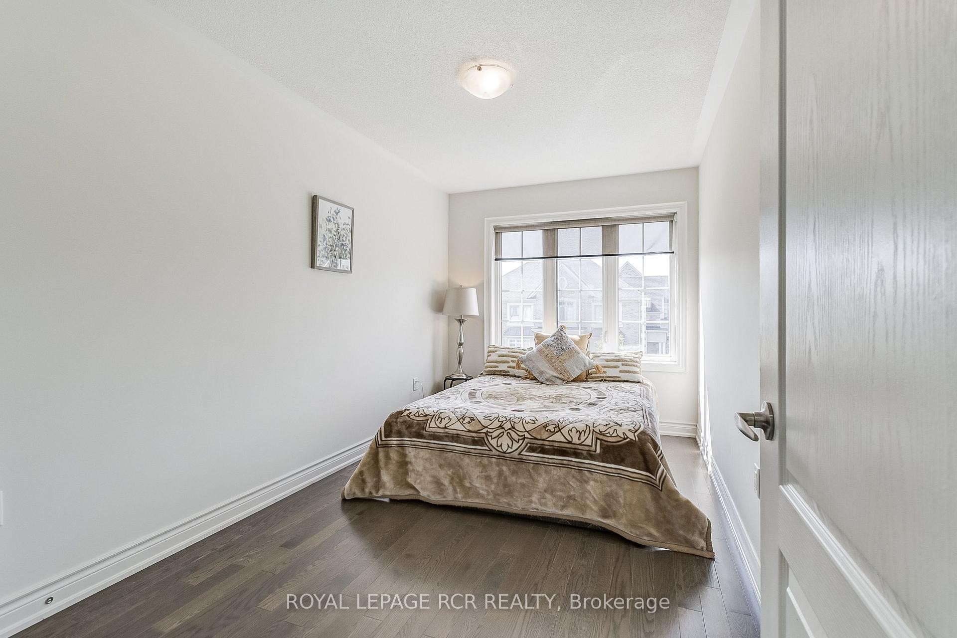 









1


Silver Charm

Drive,
East Gwillimbury,




ON
L9N 0S5

