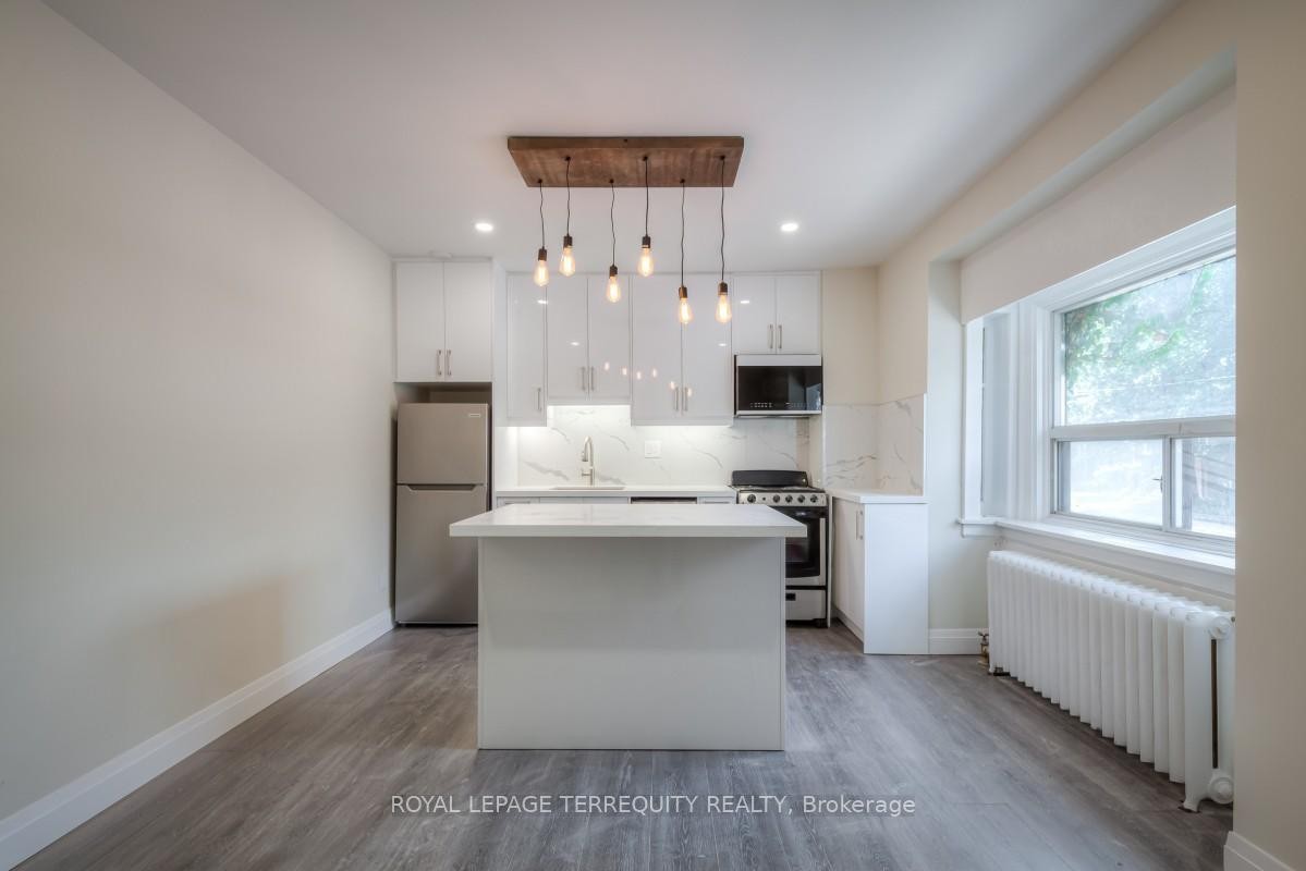 









135


Jane

Street, 1,
Toronto,




ON
M6S 3Y7

