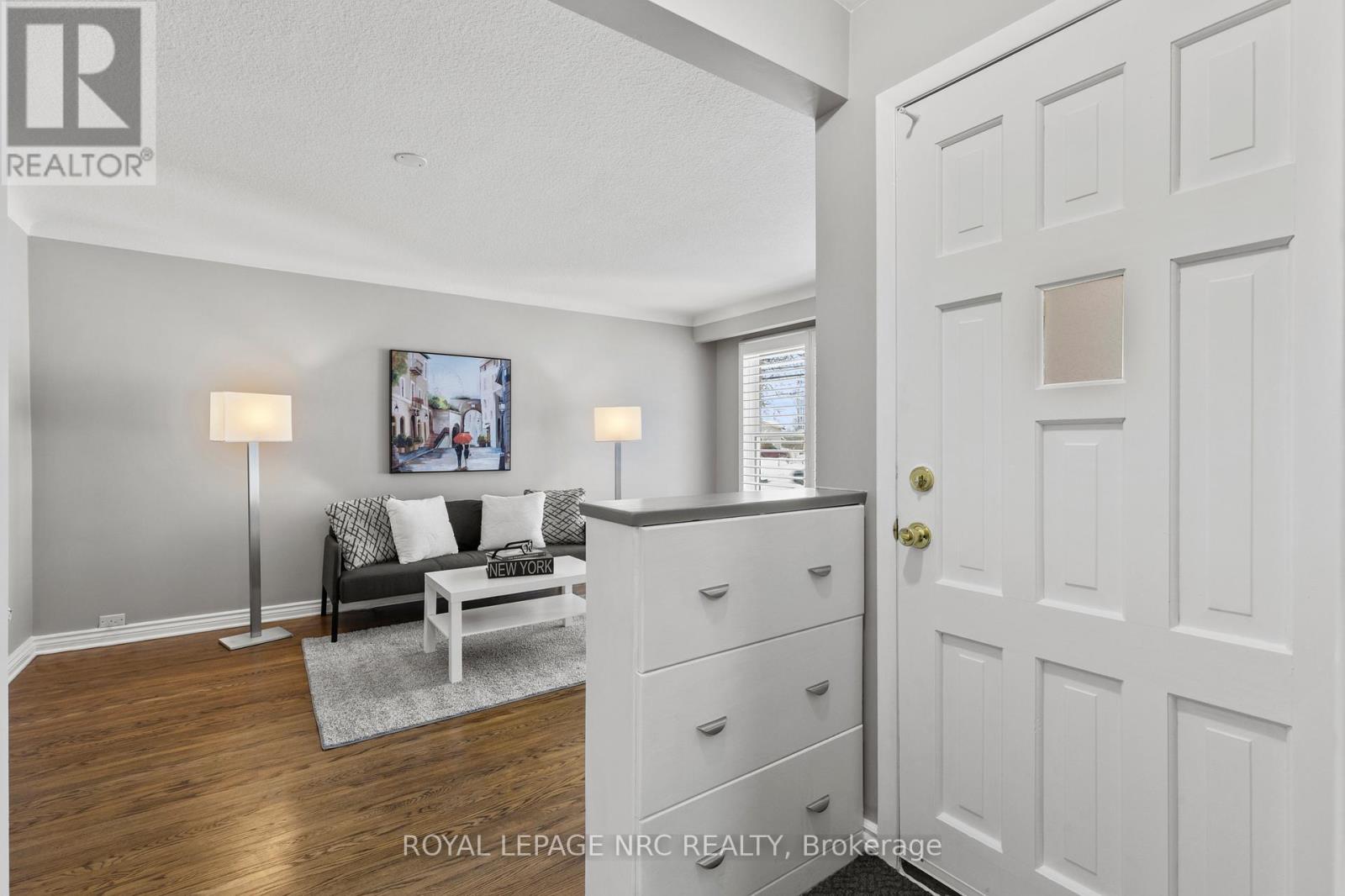 












195 RYKERT STREET

,
St. Catharines (Rykert/Vansickle),




Ontario
L2S2B5

