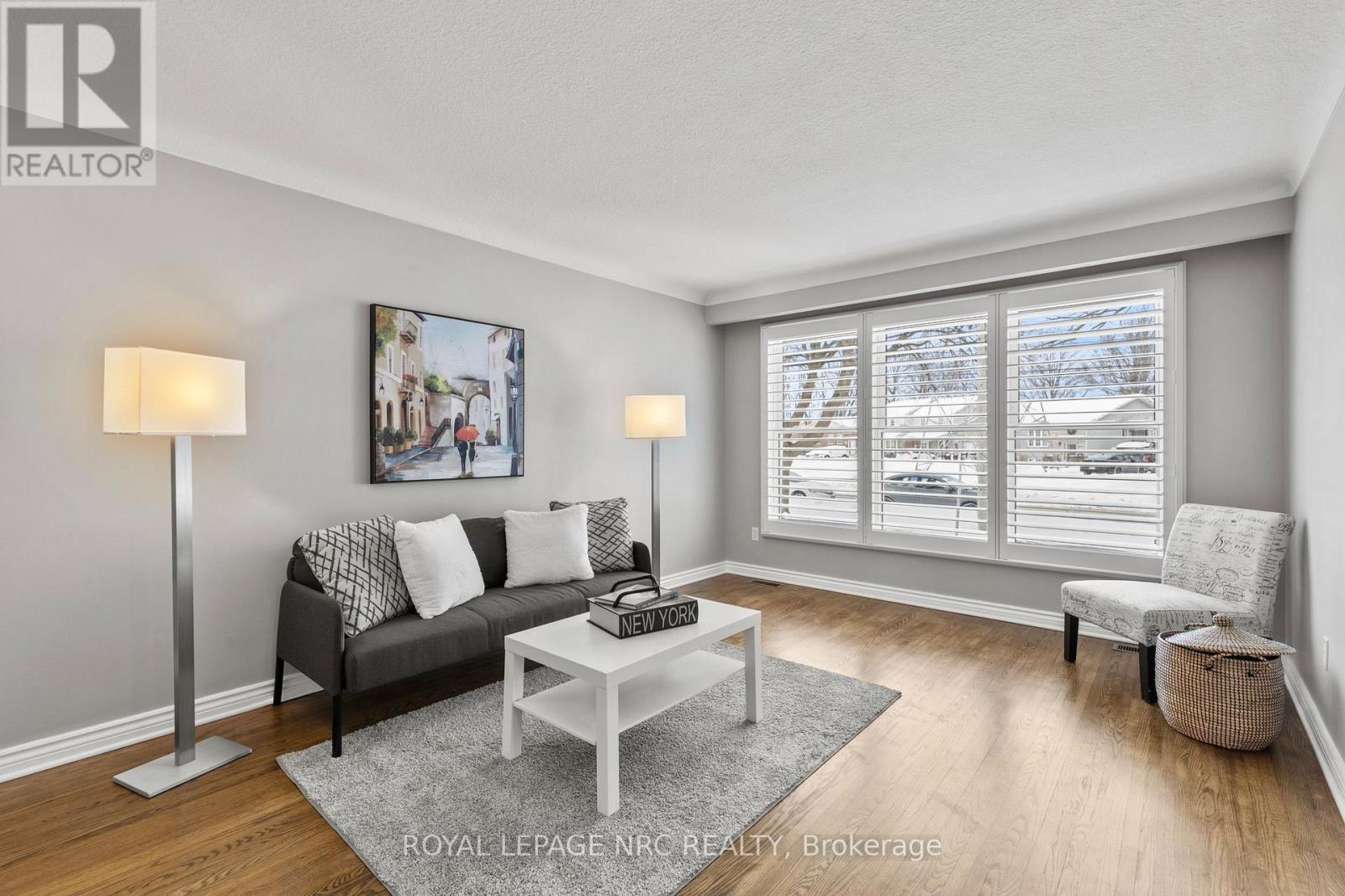 












195 RYKERT STREET

,
St. Catharines (Rykert/Vansickle),




Ontario
L2S2B5

