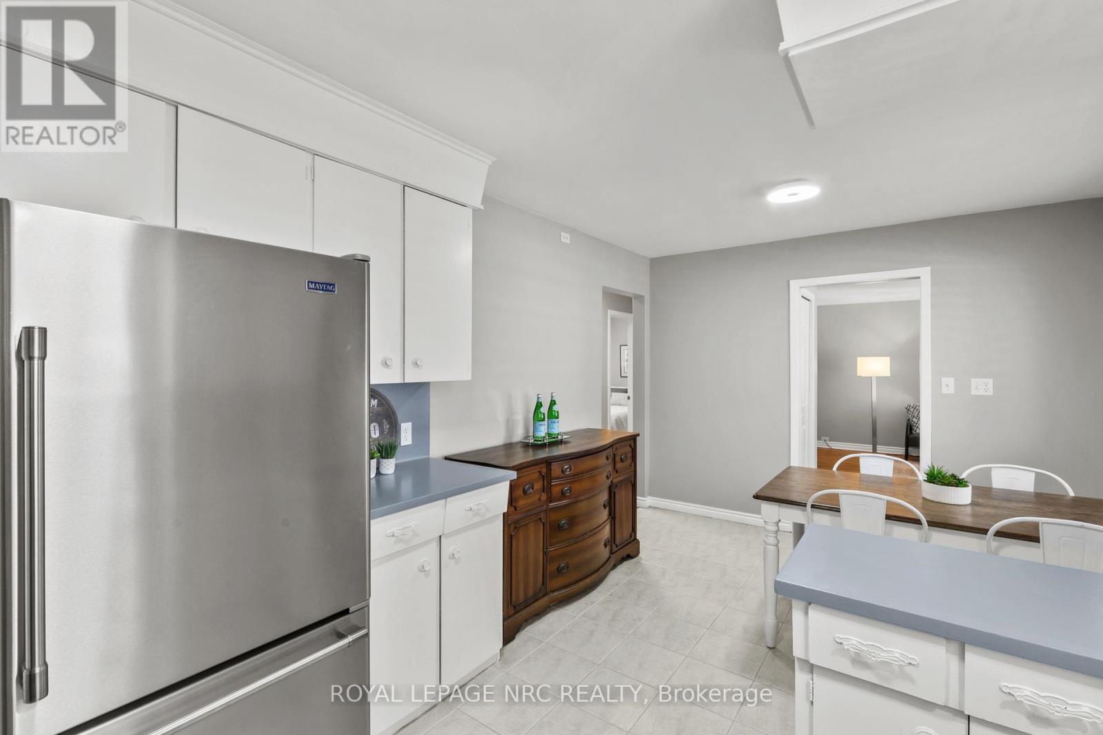 












195 RYKERT STREET

,
St. Catharines (Rykert/Vansickle),




Ontario
L2S2B5

