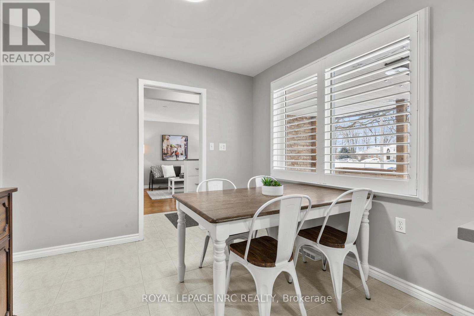 












195 RYKERT STREET

,
St. Catharines (Rykert/Vansickle),




Ontario
L2S2B5

