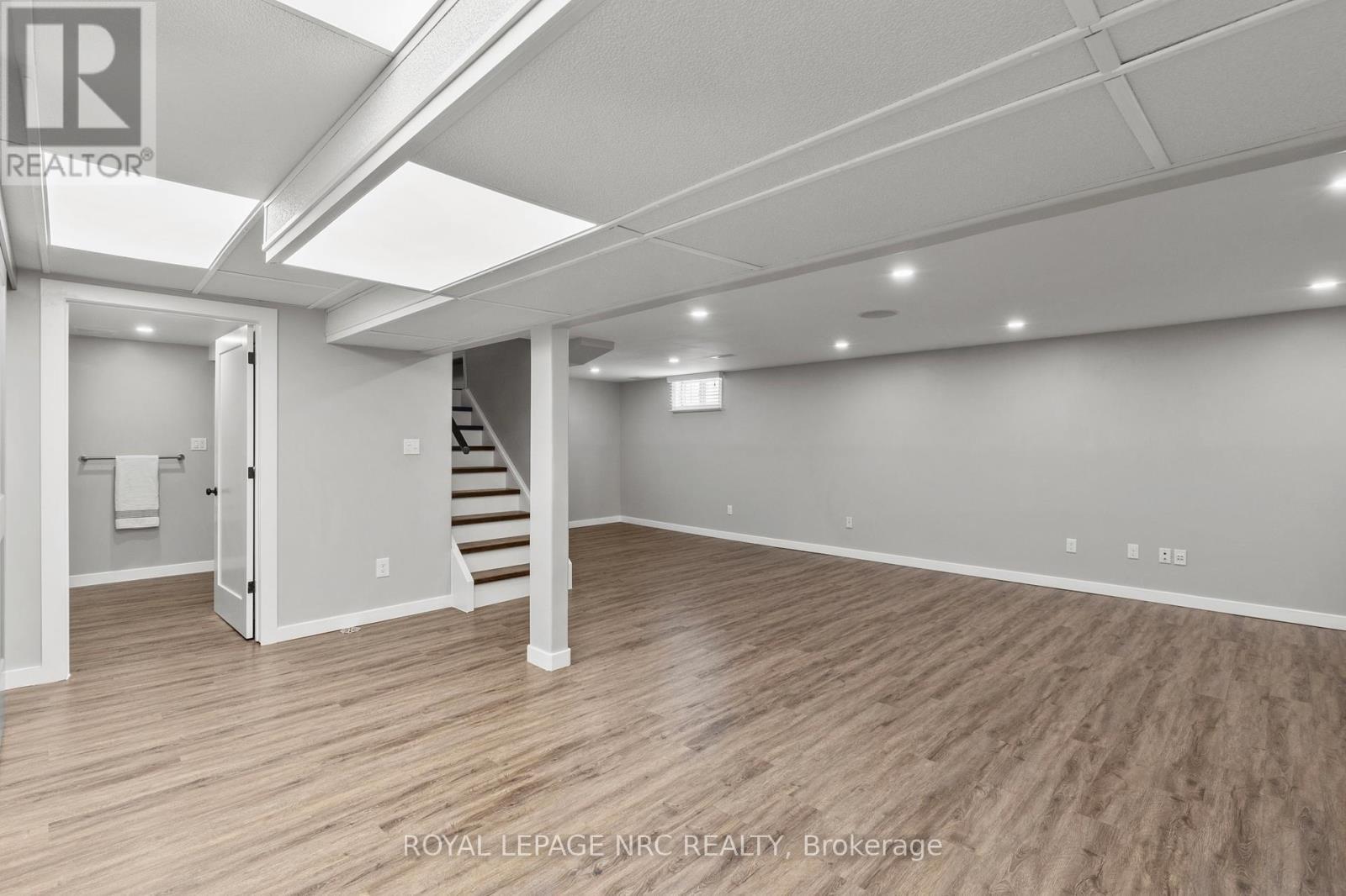 












195 RYKERT STREET

,
St. Catharines (Rykert/Vansickle),




Ontario
L2S2B5

