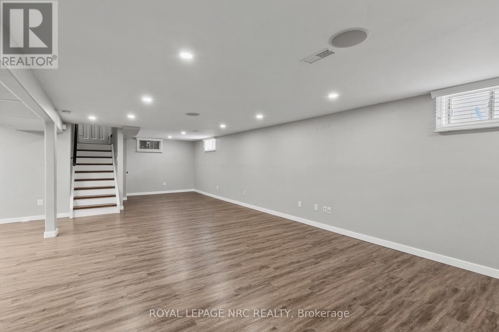 












195 RYKERT STREET

,
St. Catharines (Rykert/Vansickle),




Ontario
L2S2B5

