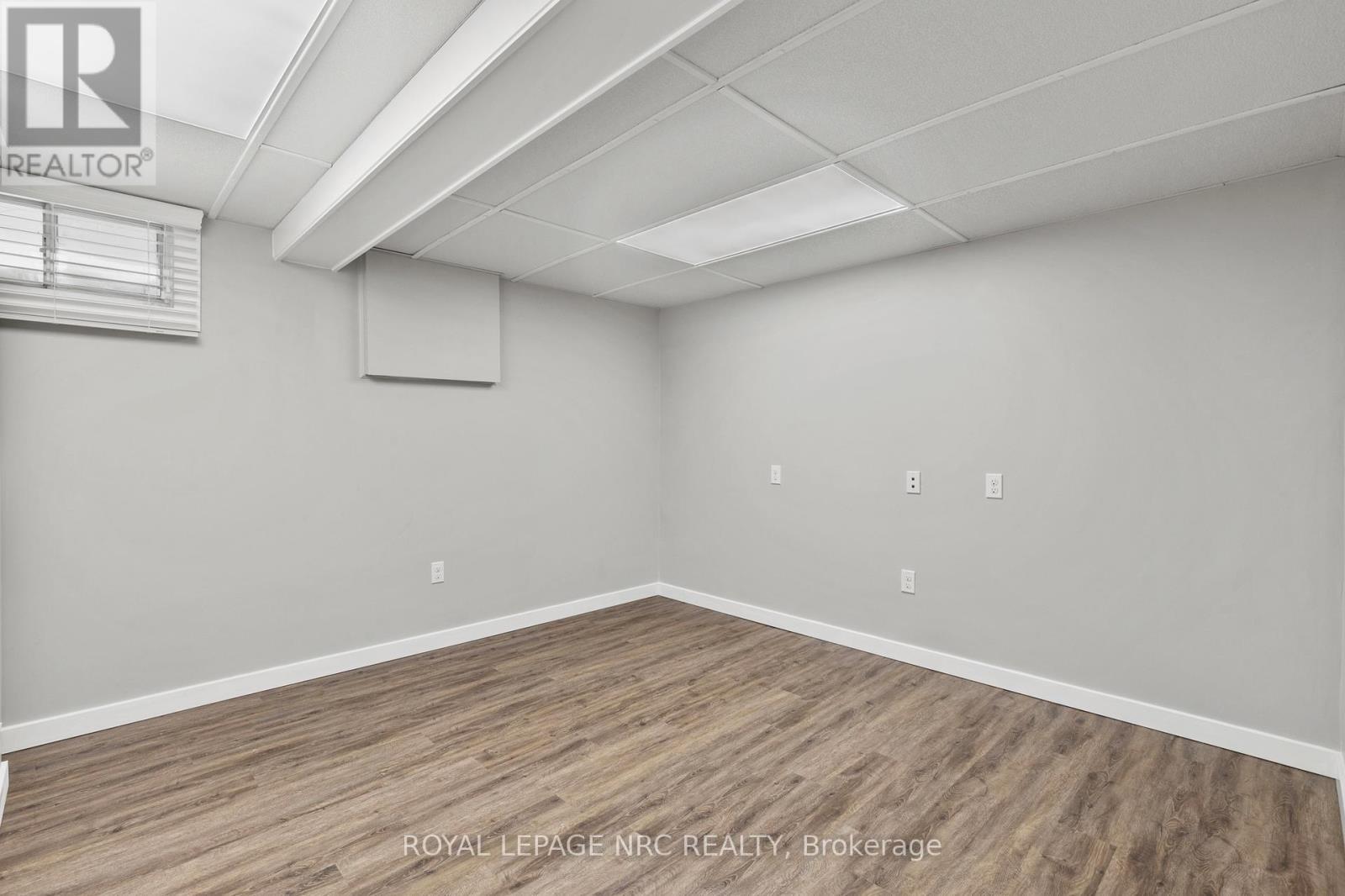 












195 RYKERT STREET

,
St. Catharines (Rykert/Vansickle),




Ontario
L2S2B5

