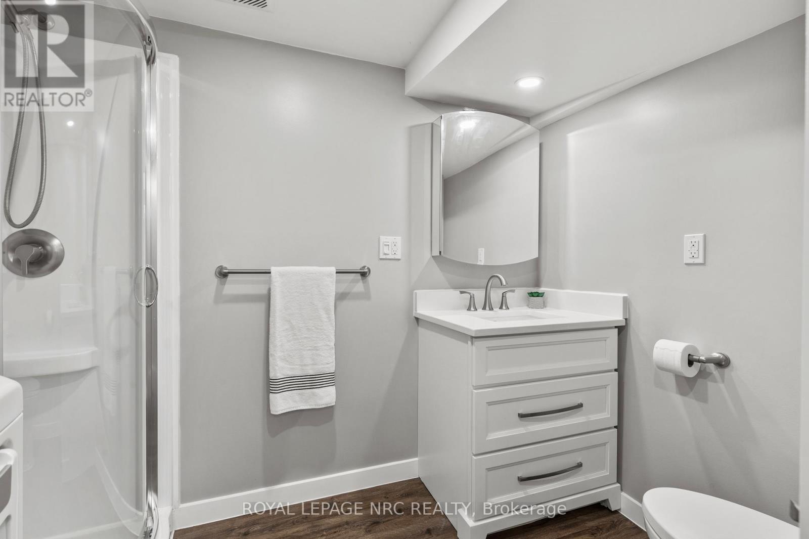 












195 RYKERT STREET

,
St. Catharines (Rykert/Vansickle),




Ontario
L2S2B5

