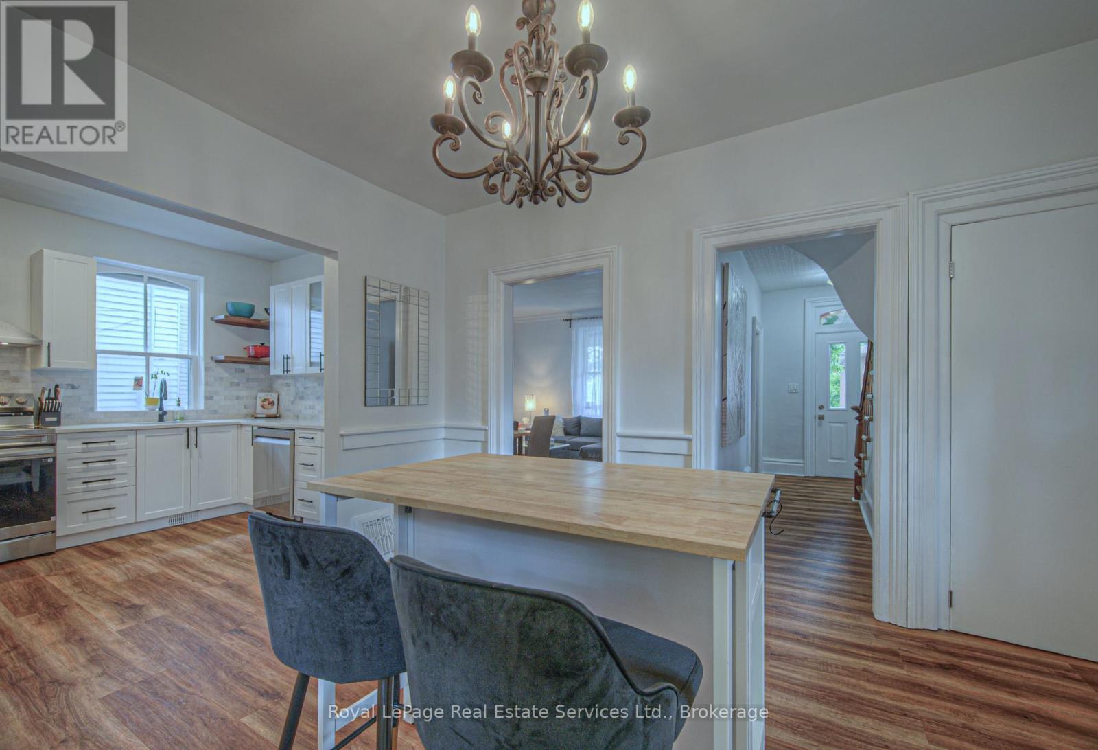 












92 ADAM STREET

,
Cambridge,




Ontario
N3C2K6

