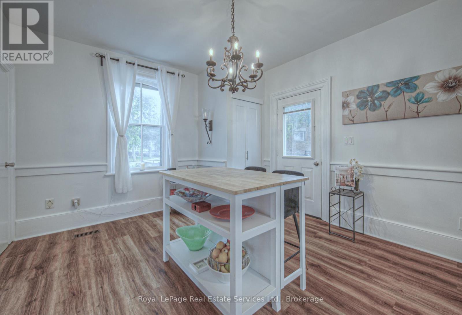 












92 ADAM STREET

,
Cambridge,




Ontario
N3C2K6

