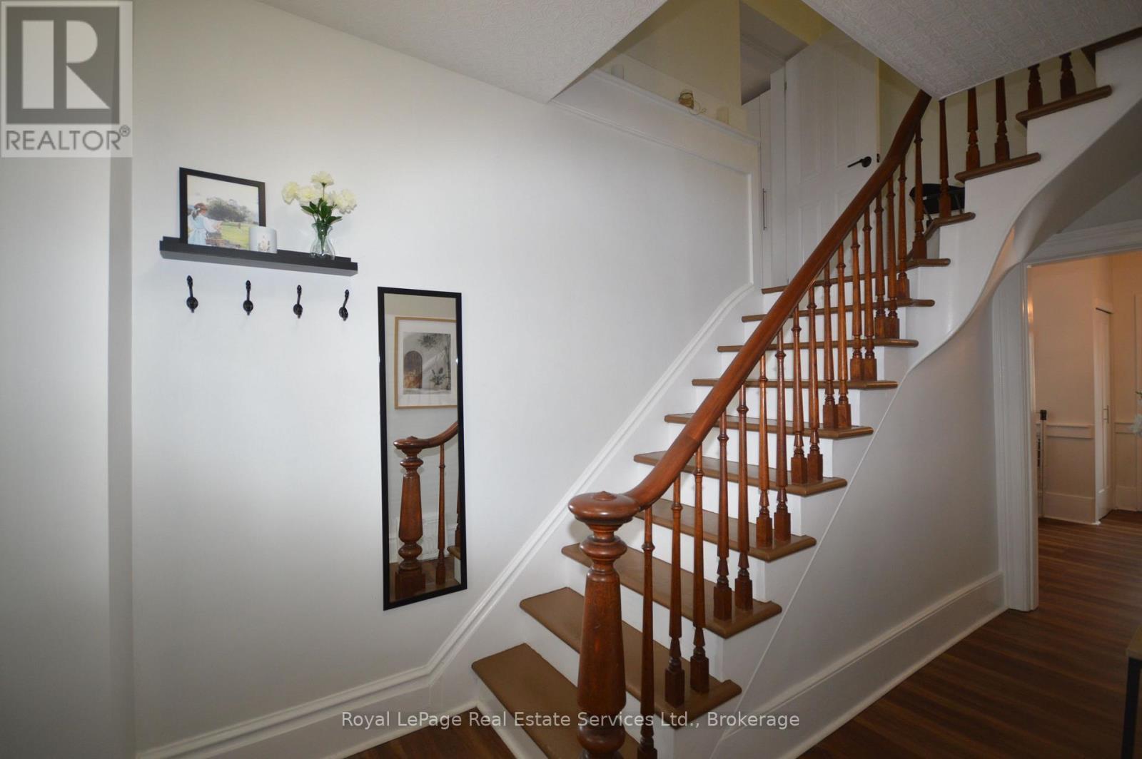 












92 ADAM STREET

,
Cambridge,




Ontario
N3C2K6

