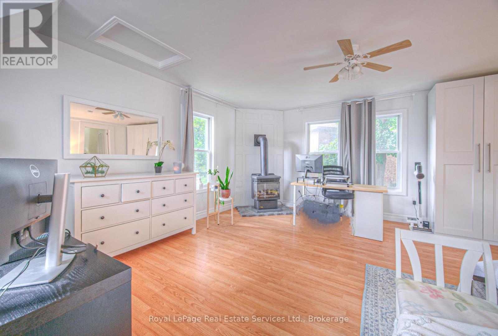 












92 ADAM STREET

,
Cambridge,




Ontario
N3C2K6

